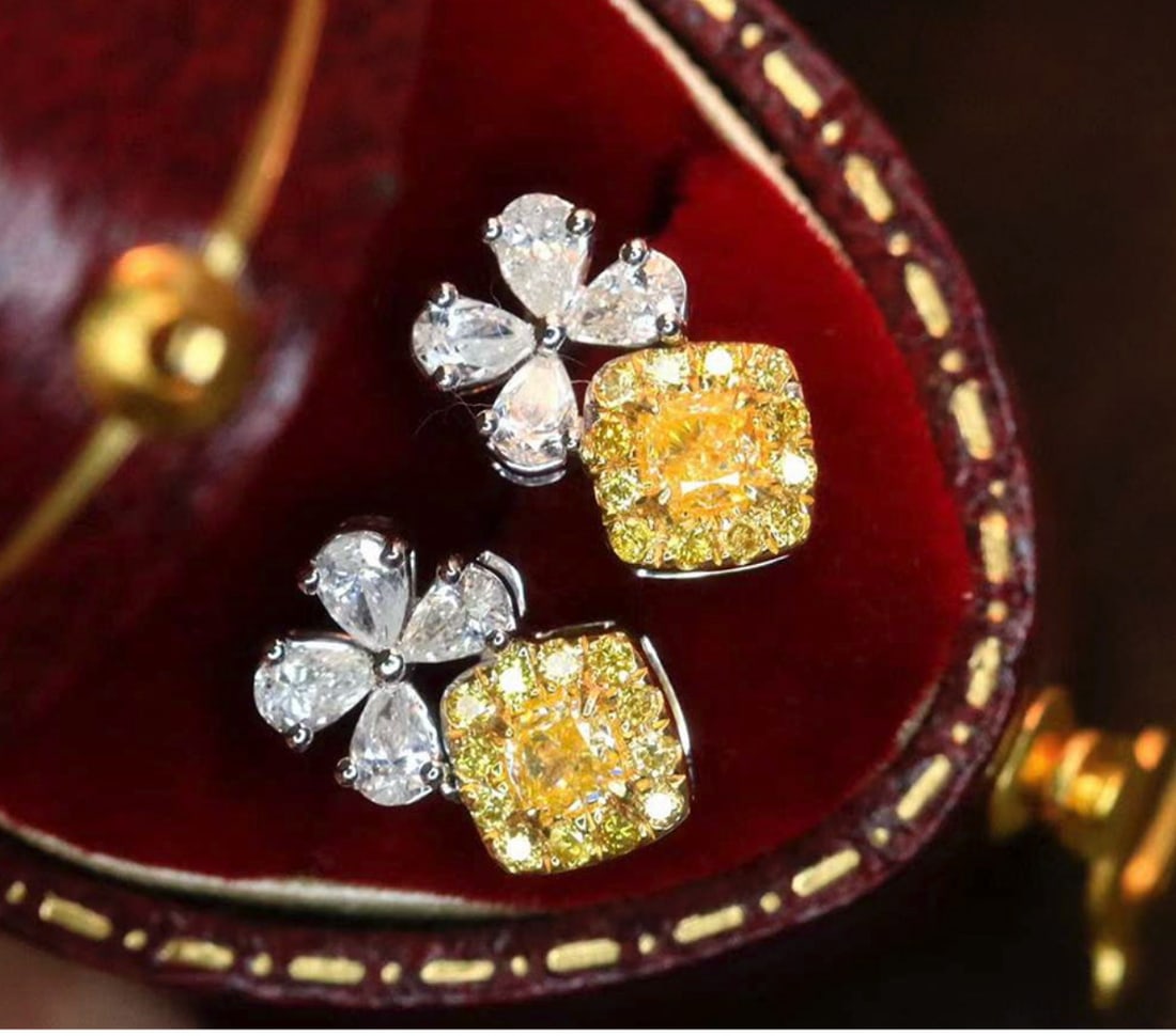 14k Gold 1.0 Ctw Natural Yellow Diamond & Diamond Earrings: Ref:231082306 // gold content:14k gold // main gemstone:yellow diamond // shape:cushion // carat weight:0. 3ct // color:yellow // treatment:natural // // adjacent gemstone 2 : diamond // shape:multipl