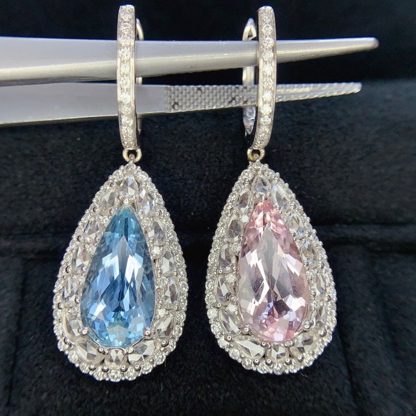 14K GOLD 6.24 CTW NATURAL AQUAMARINE & MORGANITE & DIAMOND EARRINGS: Ref:231083053 // Gold Content:14K Gold // Main Gemstone:Aquamarine & Morganite // Shape:Pear // Carat Weight:4.26ct // Color:Blue & Pink // Treatment:Natural // // Adjacent Gemstone 2 : Diamond //