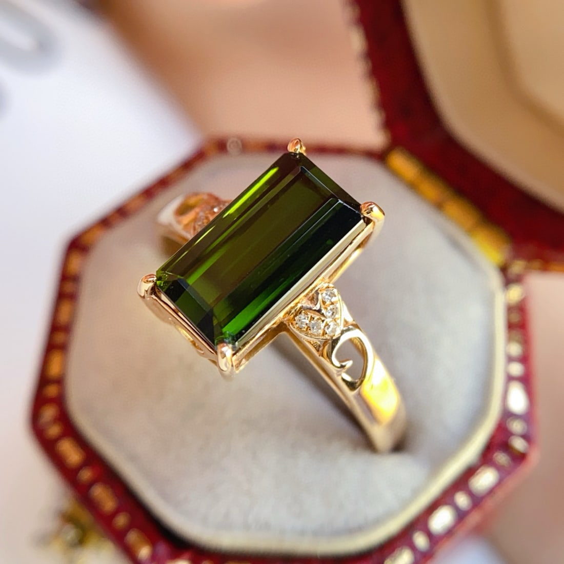 14K GOLD 3.20 CT NATURAL TOURMALINE & DIAMOND RING: Ref:231083089 // Gold Content:14K Gold // Ring Size:7.25 US // // Main Gemstone:Tourmaline // Shape:Octagonal // Carat Weight:3.20ct // Color:Green // Treatment:Natural // // Adjacent Gemstone 2 :