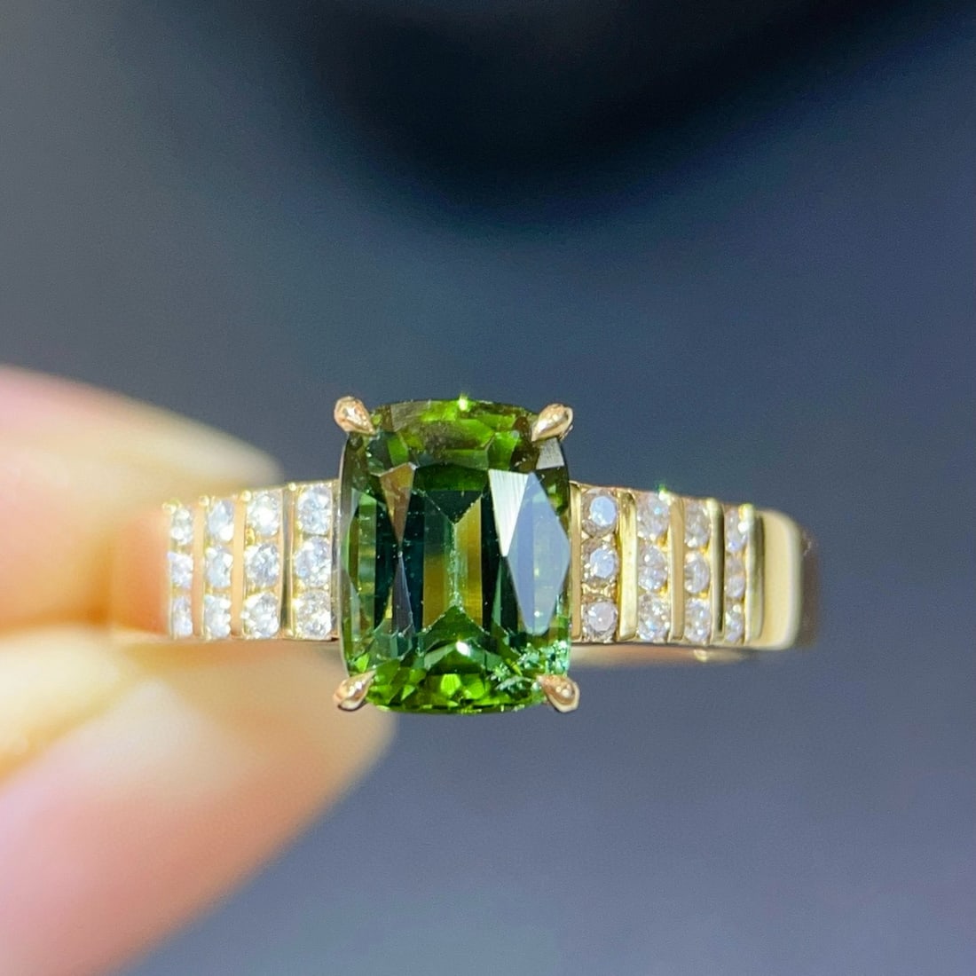 14K GOLD 1.74 CTW NATURAL TOURMALINE & DIAMOND RING: Ref:231083110 // Gold Content:14K Gold // Ring Size:7.25US // // Main Gemstone:Tourmaline // Shape:Cushion // Carat Weight:1.60ct // Color:Green // Treatment:Natural // // Adjacent Gemstone 2 :