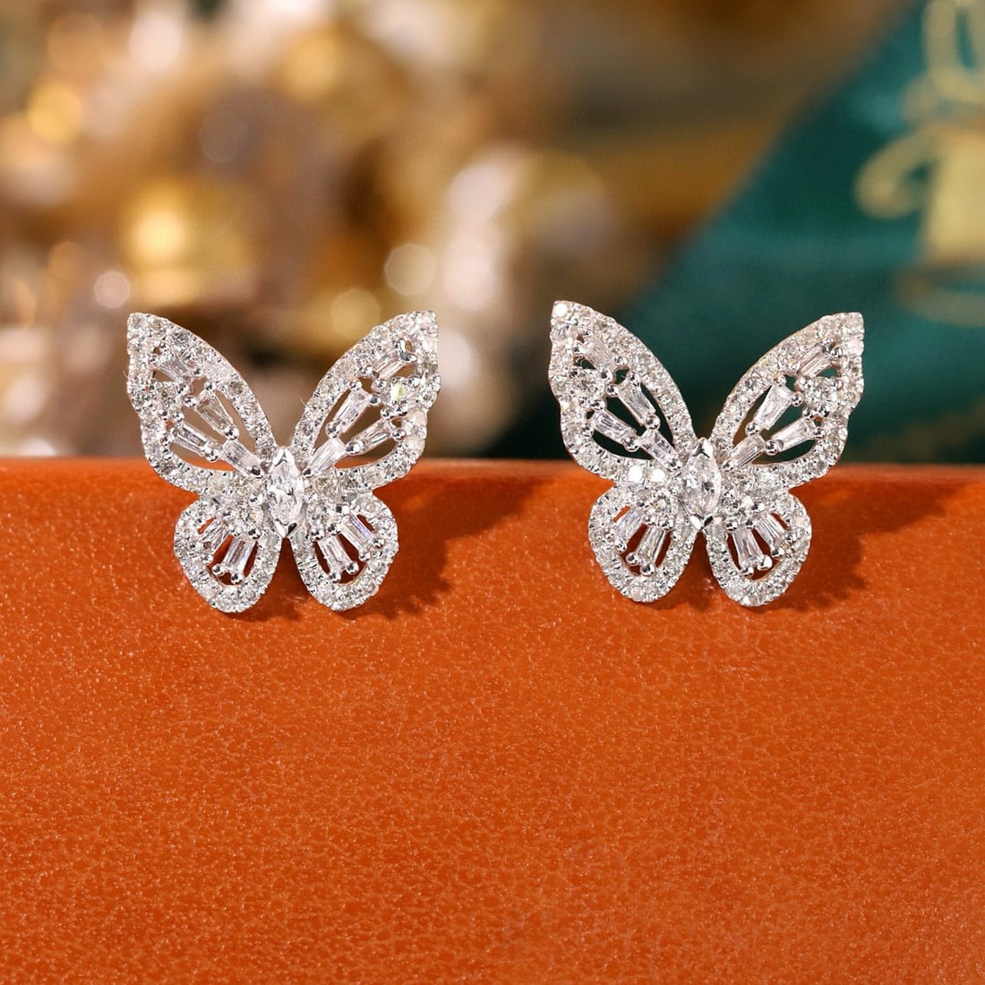 14K GOLD 0.64 CT NATURAL H DIAMOND & BUTTERFLY EARRINGS (1 of 1)
