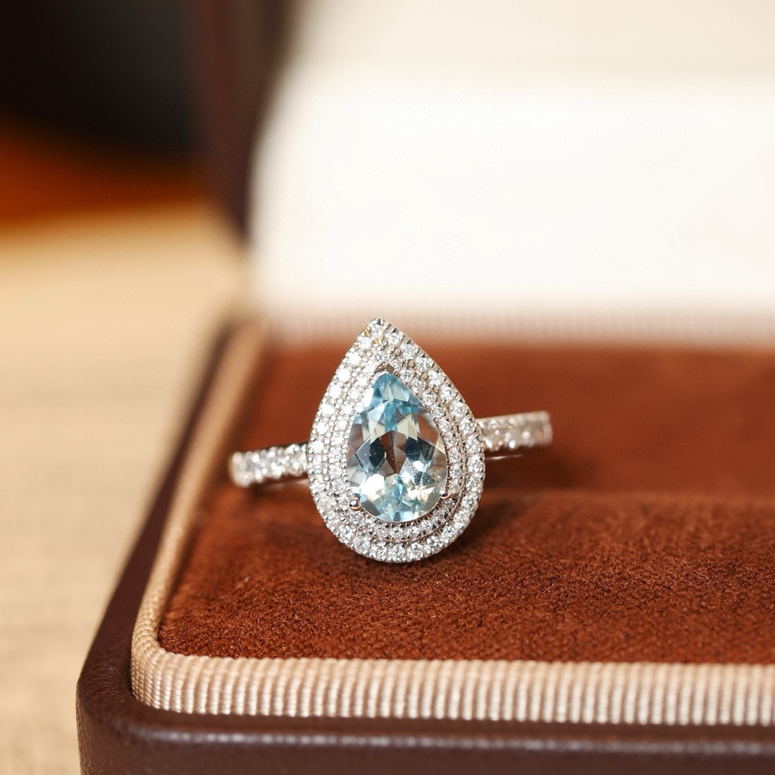 14K GOLD 1.67 CTW NATURAL AQUAMARINE & DIAMOND RING: Ref:231084148 // Gold Content:14K Gold // Ring Size:7.25US // // Main Gemstone:Aquamarine // Shape:Pear // Carat Weight:1.25ct // Color:Blue // Treatment:Natural // // Adjacent Gemstone 2 :