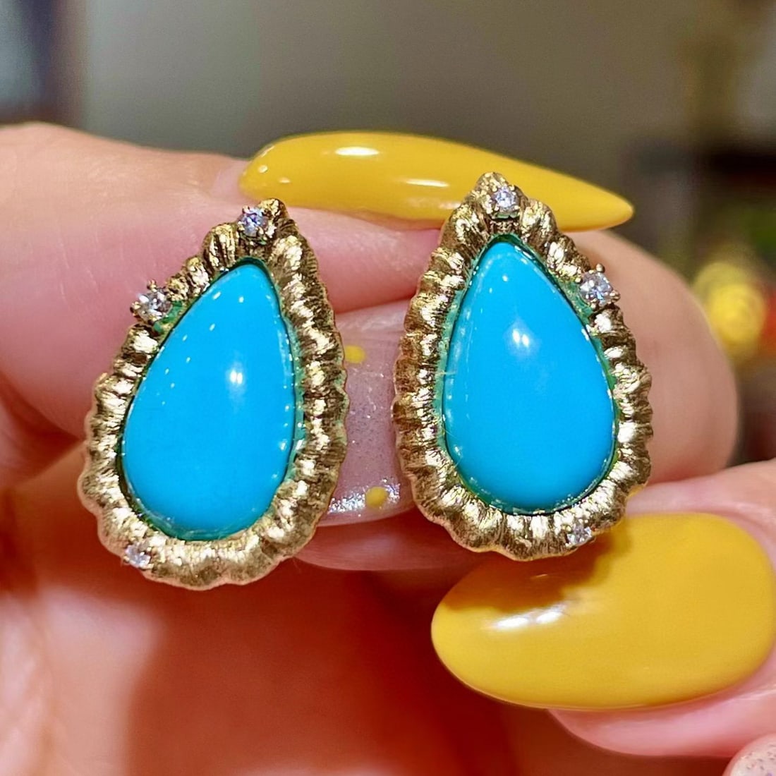 14K GOLD 5.10 CTW NATURAL BLUE TURQUOISE & DIAMOND EARRINGS: Ref:231084217 // Gold Content:14K Gold // Main Gemstone:Blue Turquoise // Shape:Pear // Carat Weight:5.01ct // Color:Blue // Treatment:Natural // // Adjacent Gemstone 2 : Diamond // Shape:Round // Car