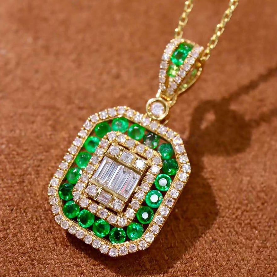 14K GOLD 2.41 CTW NATURAL EMERALD & DIAMOND PENDANT( WITHOUT CHAIN ): Ref:231084284 // Gold Content:14K Gold // Main Gemstone:Emerald // Shape:Round // Carat Weight:1.91ct // Color:Green // Treatment:Natural // Cut Grade:G // // Adjacent Gemstone 2 : Diamond // Shape:Mu