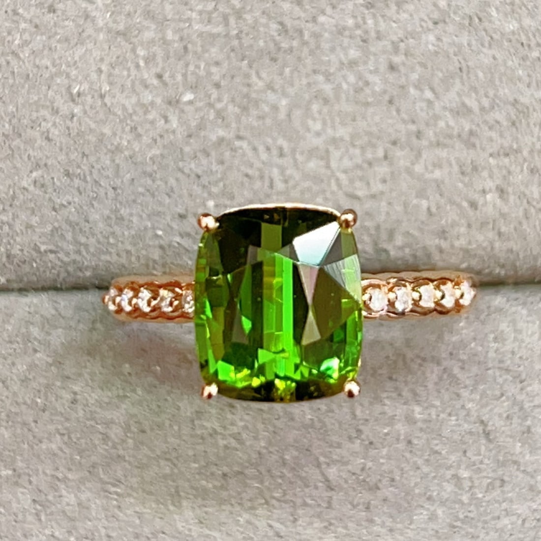 14K GOLD 3.15 CTW NATURAL TOURMALINE & DIAMOND RING: Ref:231084351 // Gold Content:14K Gold // Ring Size:7.25US // // Main Gemstone:Tourmaline // Shape:Cushion // Carat Weight:3.1ct // Color:Green // Treatment:Natural // // Adjacent Gemstone 2 : Diamond