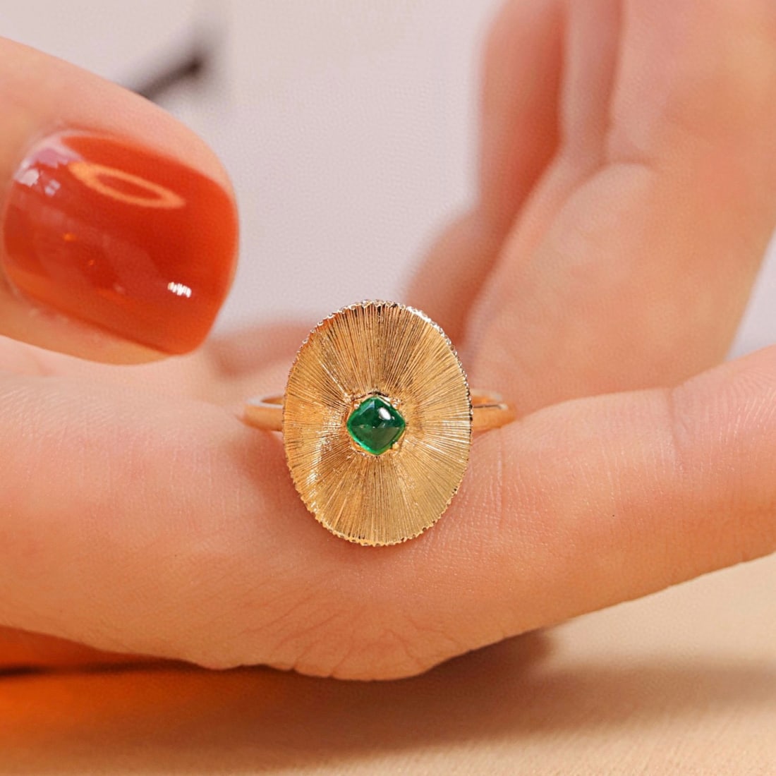 14K GOLD 0.35 CTW VIVID GREEN NATURAL EMERALD & DIAMOND RING: Ref:231084400 // Gold Content:14K Gold // Ring Size:7.25US // // Main Gemstone:Emerald // Shape:Sugar-Loaf // Carat Weight:0.22ct // Color:Vivid Green // Treatment:Natural // // Adjacent Gemstone