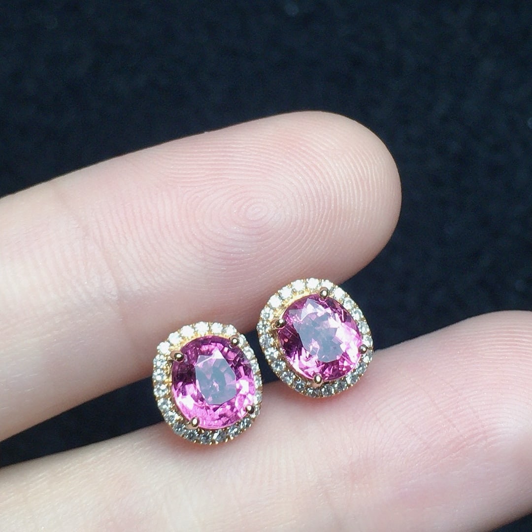 14K GOLD 1.77 CT NATURAL TOURMALINE & DIAMOND EARRINGS: Ref:231084431 // Gold Content:14K Gold // Main Gemstone:Tourmaline // Shape:Oval // Carat Weight:1.77ct // Color:Pink // Treatment:Natural // // Adjacent Gemstone 2 : Diamond // Number of stones:46