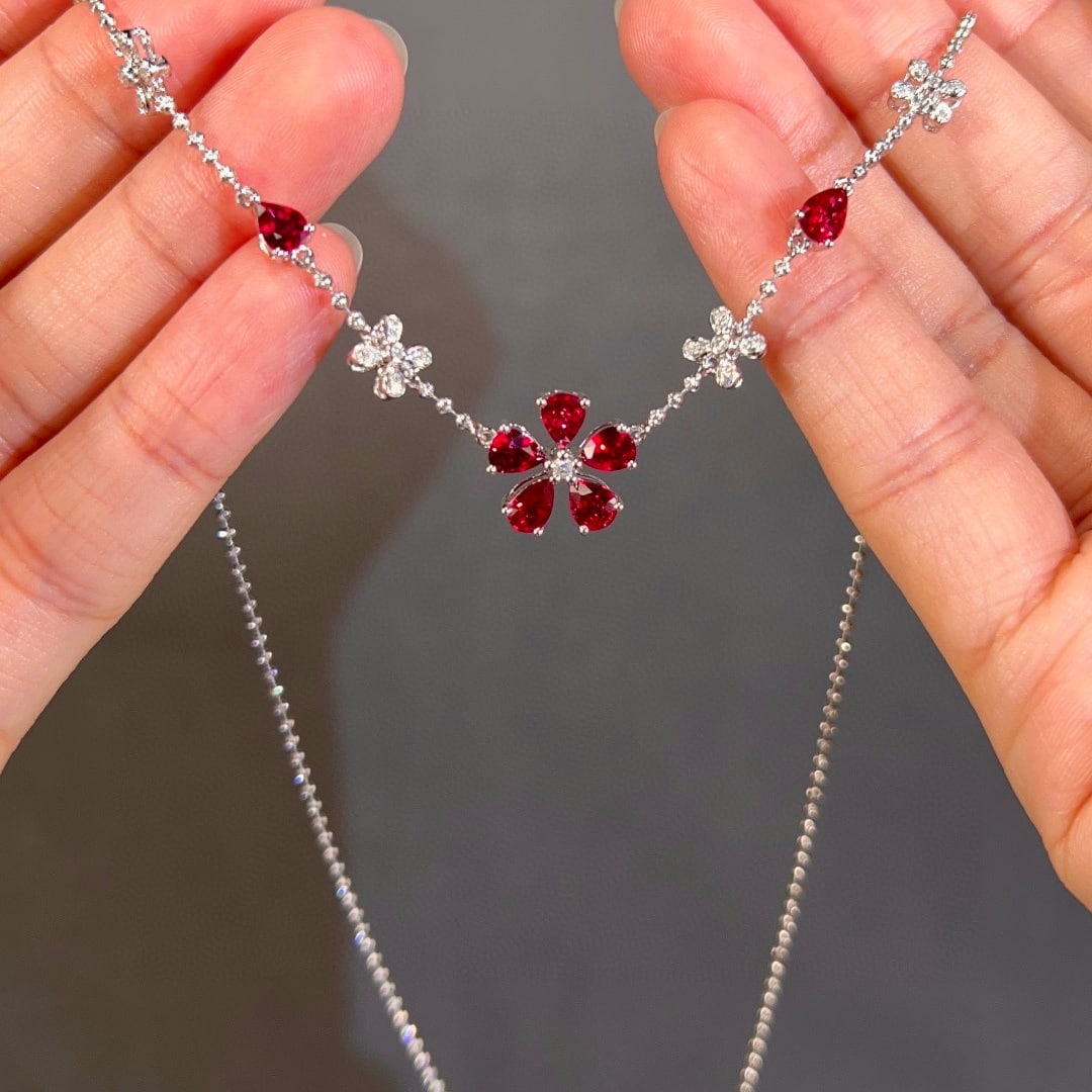 14K GOLD 3.58 CTW VIVID RED NATURAL RUBY & DIAMOND NECKLACE: Ref:231084435 // Gold Content:14K Gold // Main Gemstone:Ruby // Shape:Pear // Carat Weight:3.40ct // Color:Vivid Red // Treatment:Natural // // Adjacent Gemstone 2 : Diamond // Shape:Round // Carat