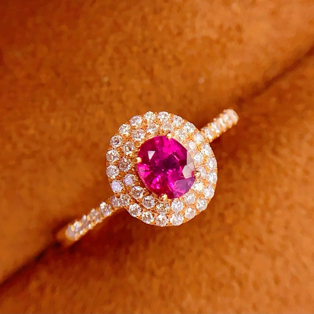 14K GOLD 0.5 CT NATURAL RUBY & DIAMOND RING: Ref:231084441 // Gold Content:14K Gold // Ring Size:7.25US // // Main Gemstone:Ruby // Shape:Oval // Carat Weight:0.5ct // Color:Red // Treatment:Natural // // Adjacent Gemstone 2 : Diamond // Number