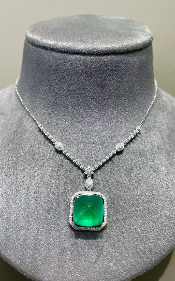 14k Gold 8.95 Ctw Natural Emerald & Diamond Necklace: Ref:231111109 // gold content:14k gold // main gemstone:emerald // shape:sugar-loaf // carat weight:8. 5ct // color:green // treatment:natural // // adjacent gemstone 2 : diamond // shape:round //