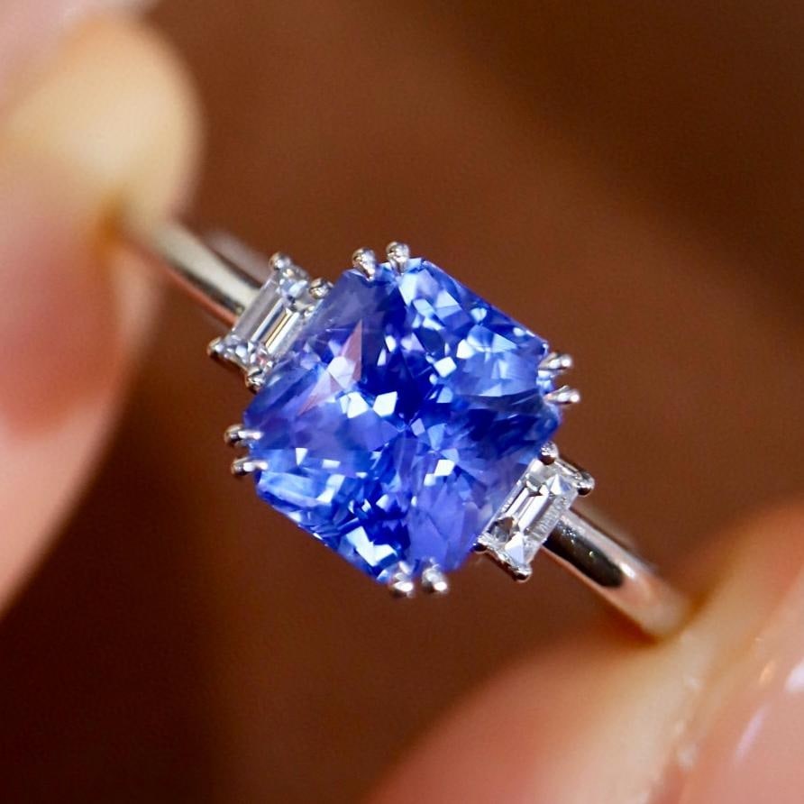 14k Gold 2.14 Ctw Natural Sapphire & Diamond Ring: Ref:231111153 // gold content:14k gold // ring size:7. 25us // // main gemstone:sapphire // shape:octagonal // carat weight:2. 05ct // color:blue // treatment:natural // // adjacent gemstone 2 :