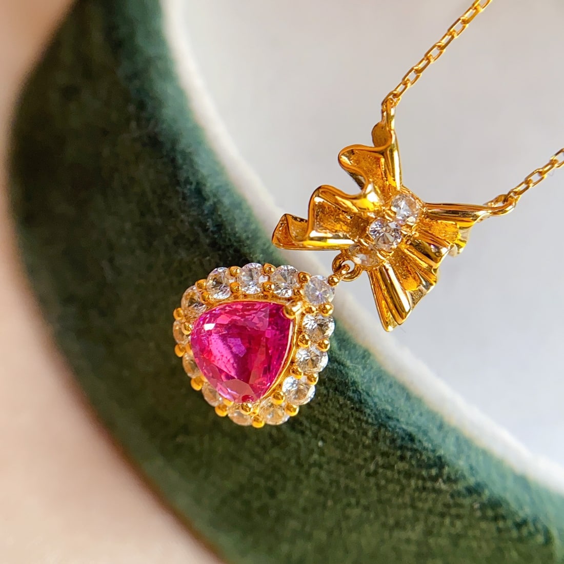 14k Gold 1.10 Ct Natural Ruby & Sapphire Necklace: Ref:231112125 // gold content:14k gold // main gemstone:ruby // shape:pear // carat weight:1. 10ct // color:red // treatment:natural // // adjacent gemstone 2 : sapphire // number of stones:15 //