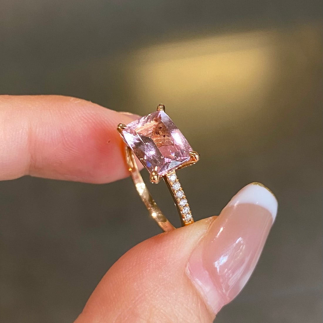14k Gold 2.47 Ctw Natural Morganite & Diamond Ring: Ref:231112440 // gold content:14k gold // ring size:7. 25us // // main gemstone:morganite // shape:cushion // carat weight:2. 21ct // color:pink // treatment:natural // // adjacent gemstone 2 :