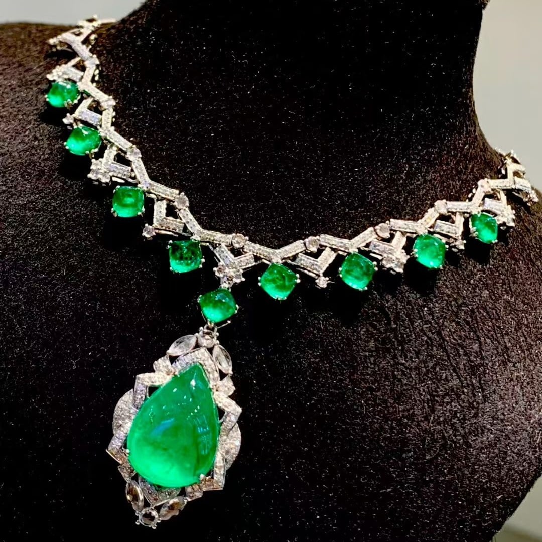 14k Gold 10.5 Ct Natural Emerald & Diamond Necklace - 2