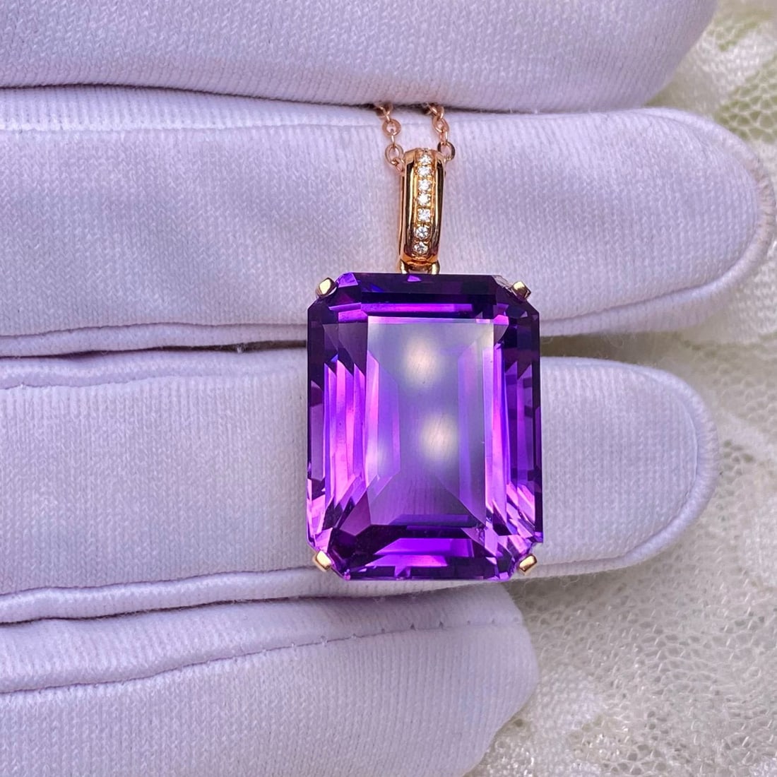 14k Gold 16.20 Ct Natural Amethyst & Diamond Pendant( Without Chain ): Ref:231085059 // gold content:14k gold // main gemstone:amethyst // shape:octagonal // carat weight:16. 20ct // color:purple // treatment:natural // // adjacent gemstone 2 : diamond // number of