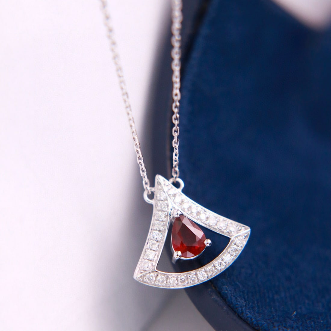 14k Gold 0.49 Ctw Vivid Red Natural Ruby & Diamond Necklace - 3