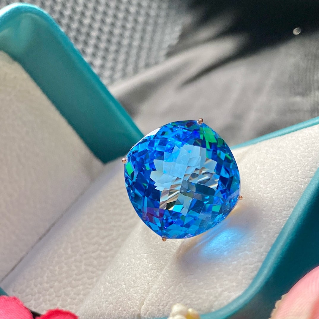 14k Gold 32 Ct Natural Topaz & Diamond Ring - 5