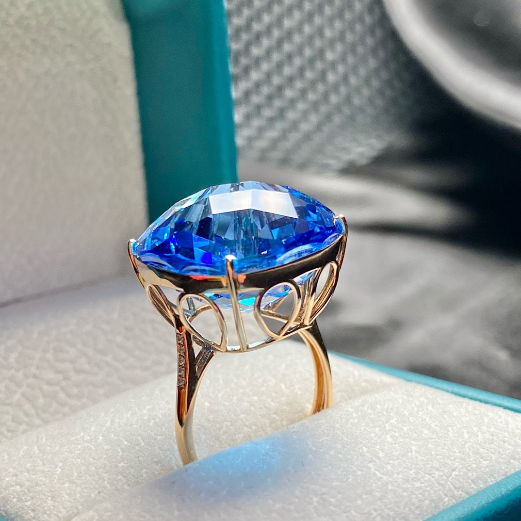 14k Gold 32 Ct Natural Topaz & Diamond Ring - 6