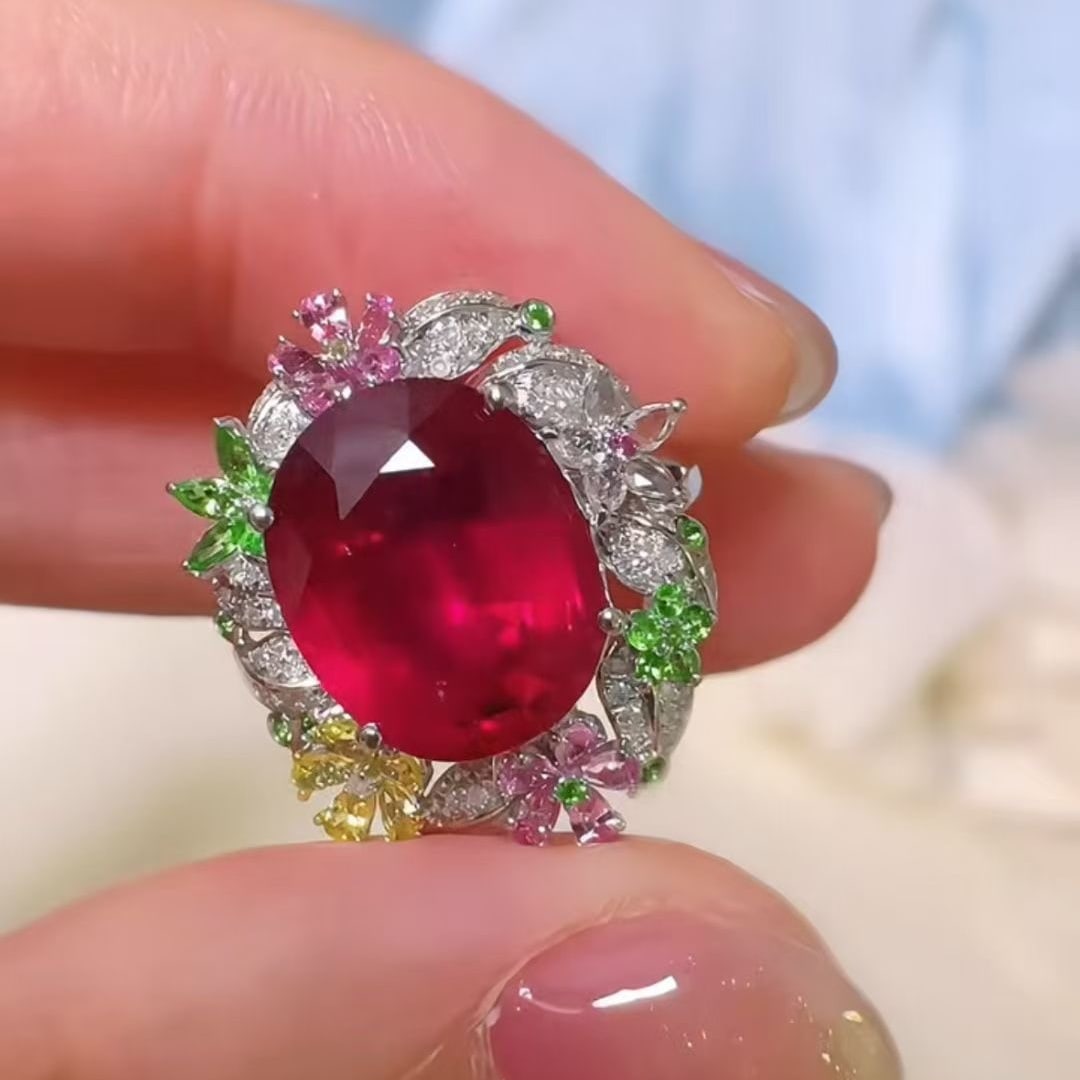 14k Gold 5.2 Ct Natural Tourmaline & Diamond Ring: Ref:231085134 // gold content:14k gold // ring size:7. 25us // // main gemstone:tourmaline // shape:oval // carat weight:5. 2ct // color:red // treatment:natural // // adjacent gemstone 2 : diamond //