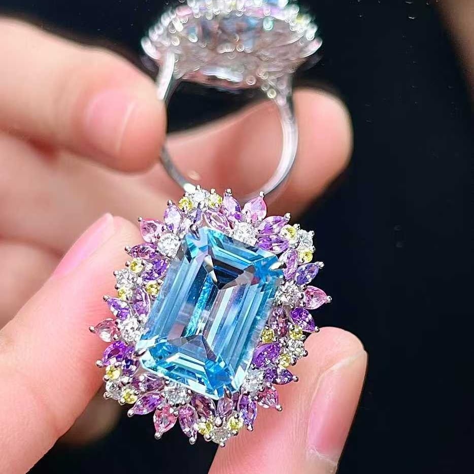 14k Gold 6.28 Ctw Natural Aquamarine & Diamond Ring: Ref:231085135 // gold content:14k gold // ring size:7. 25us // // main gemstone:aquamarine // shape:octagonal // carat weight:5. 7ct // color:santa maria color // treatment:natural // // adjacent