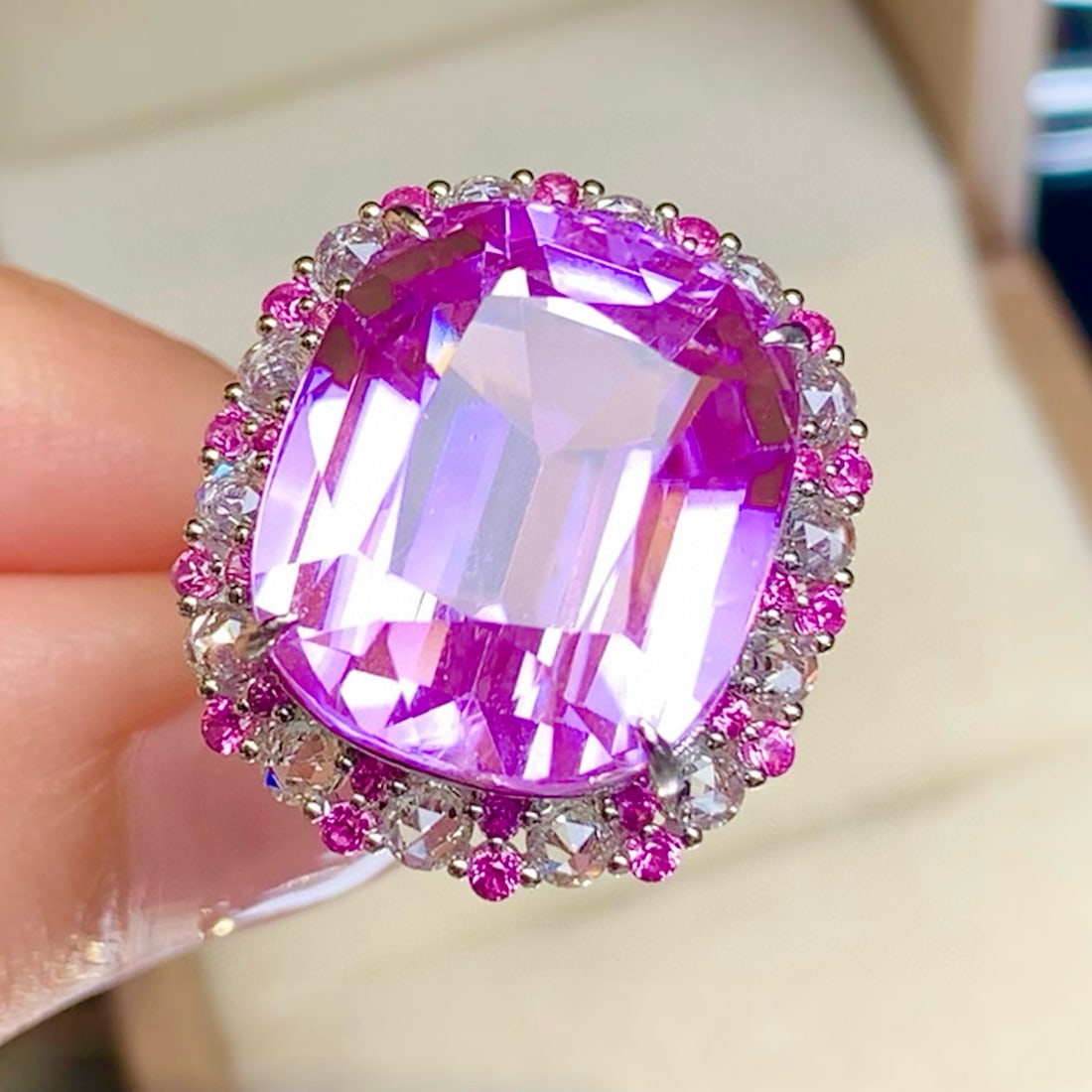 14k Gold 25.8 Ct Natural Kunzite & Sapphire Ring - 2