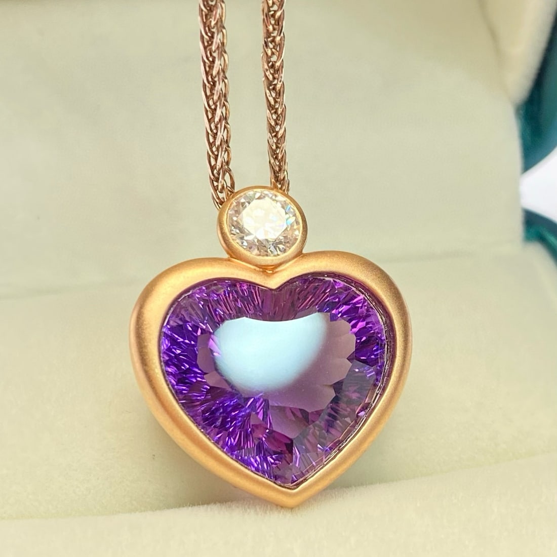 14k Gold 13.65 Ct Natural Amethyst & Diamond Pendant( Without Chain ) - 4