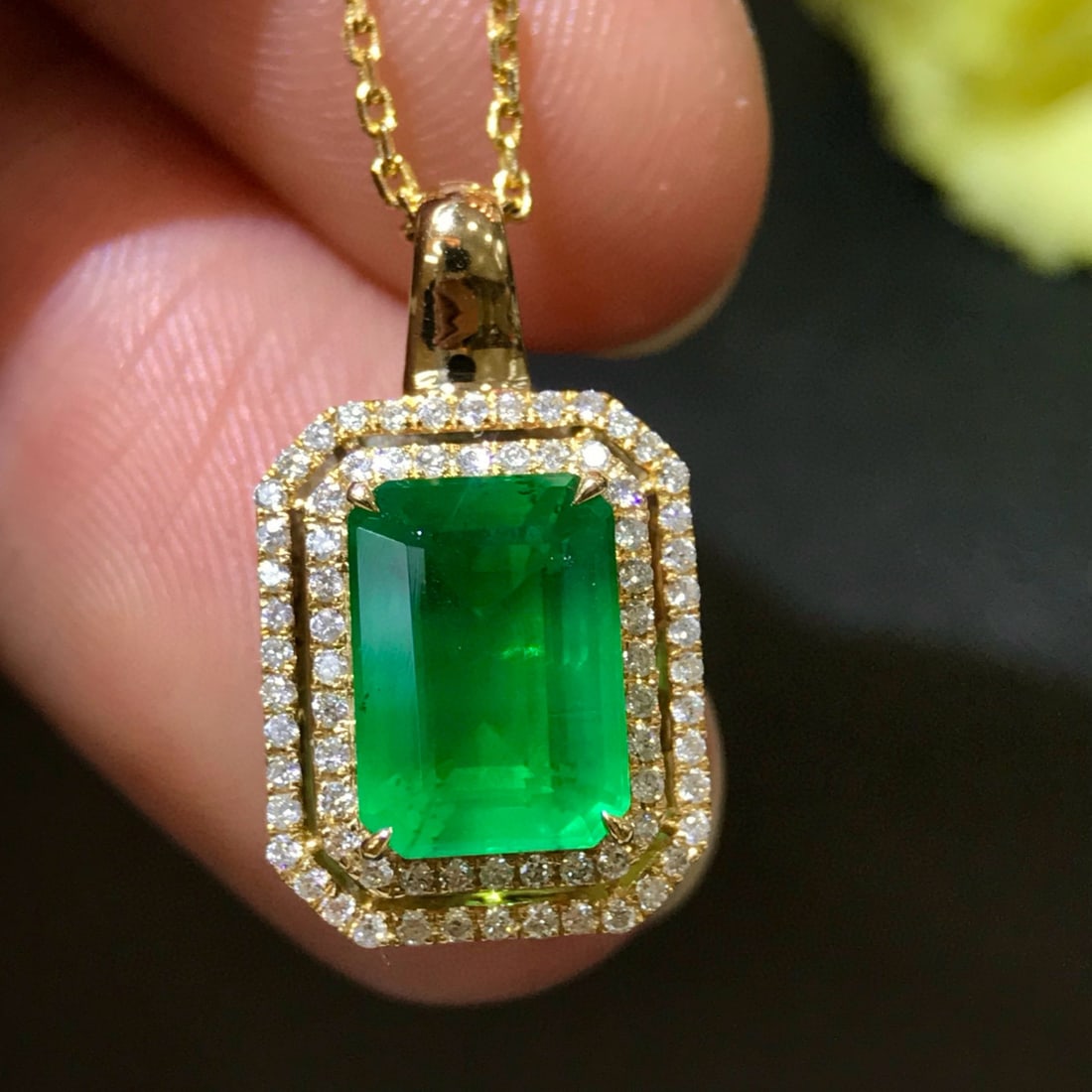 14k Gold 2.33 Ctw Vivid Green Natural Emerald & Diamond Pendant( Without Chain ) - 5