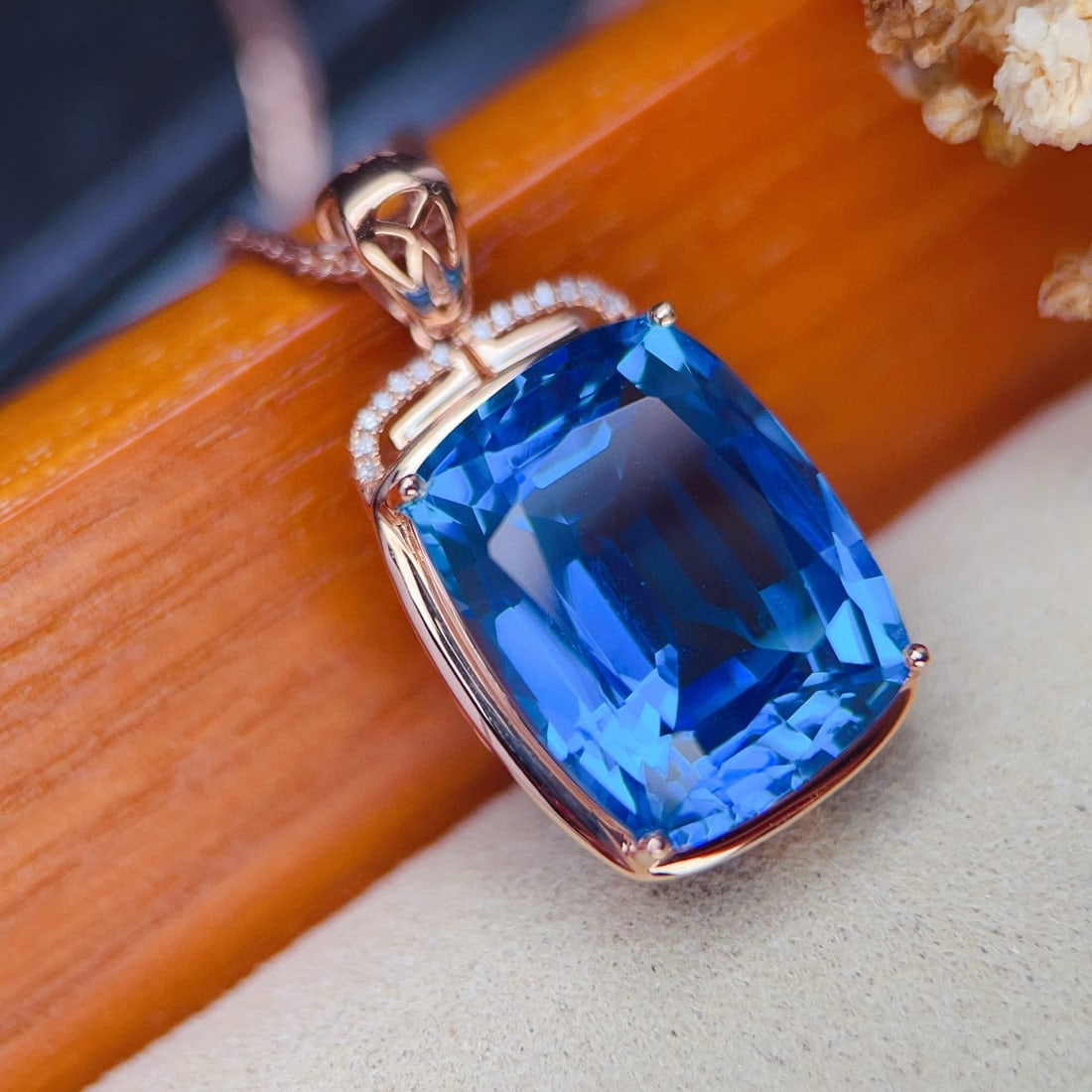 14k Gold 9.34 Ctw Natural Topaz & Diamond Pendant( Without Chain ) - 3