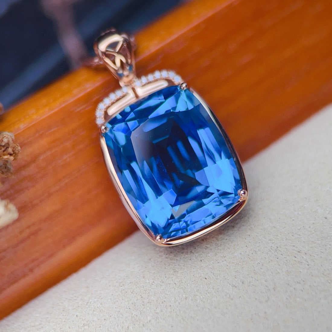 14k Gold 9.34 Ctw Natural Topaz & Diamond Pendant( Without Chain ) - 6