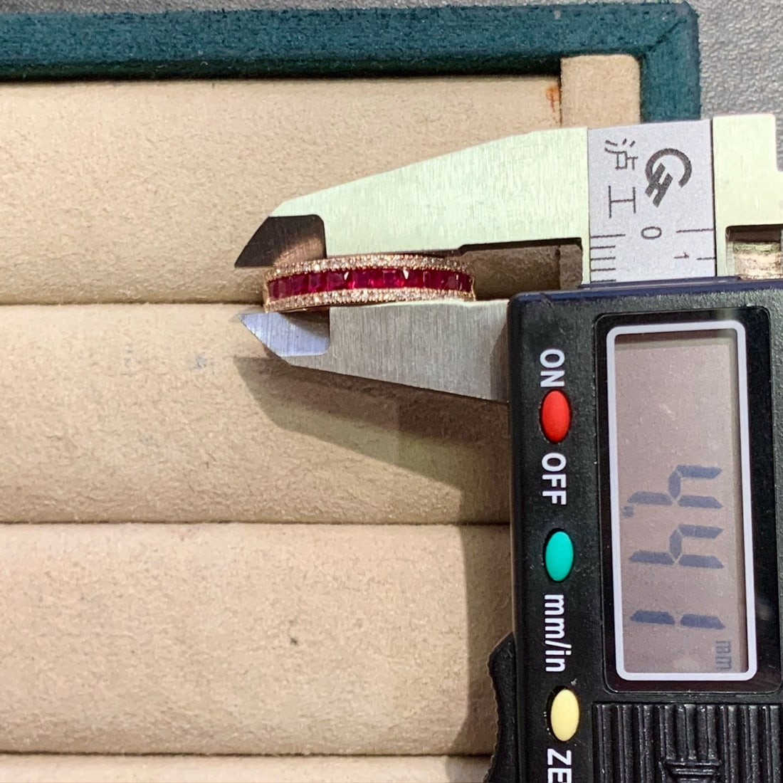 14k Gold 1.18 Ctw Vivid Red Natural Ruby & Diamond Ring - 4