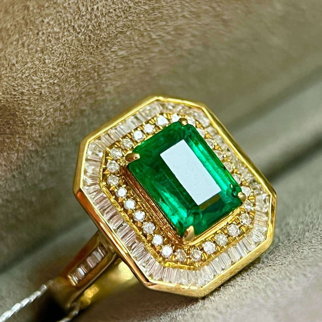 14k Gold 2.84 Ctw Vivid Green Natural Emerald & Diamond Ring: Ref:231086037 // gold content:14k gold // ring size:7. 25us // // main gemstone:emerald // shape:octagonal // carat weight:2ct // color:vivid green // treatment:natural // // adjacent gemstone 2 :