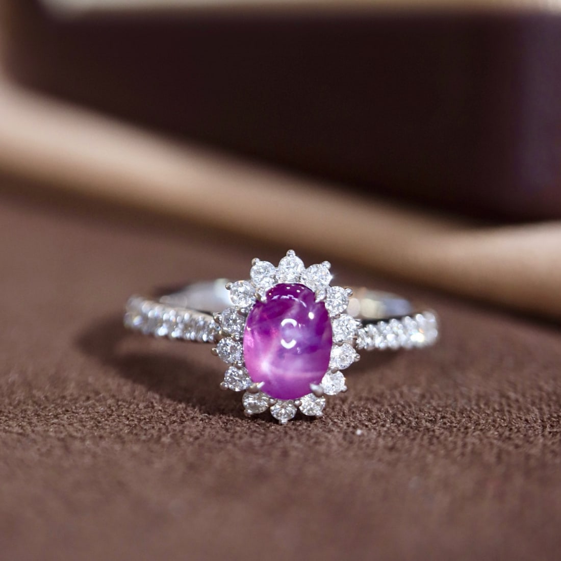 14k Gold 1.36 Ctw Natural Star Sapphire & Diamond Ring: Ref:231086038 // gold content:14k gold // ring size:7. 25us // // main gemstone:star sapphire // shape:oval // carat weight:1. 01ct // color:purple // treatment:natural // // adjacent gemstone 2 :