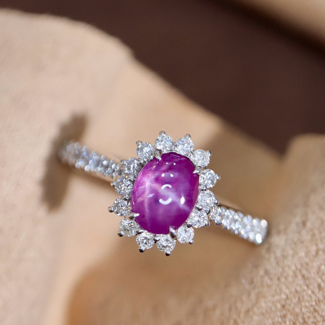 14k Gold 1.36 Ctw Natural Star Sapphire & Diamond Ring - 5