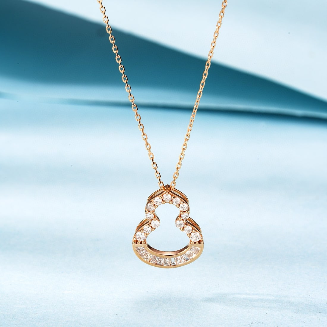 14k Gold 0.31 Ctw Natural H Diamond Necklace: Ref:231086081 // gold content:14k gold // main gemstone:diamond // shape:baguette // carat weight:0. 13ct // clarity grade:vs-si // color:h // treatment:natural // // adjacent gemstone 2 : diamond
