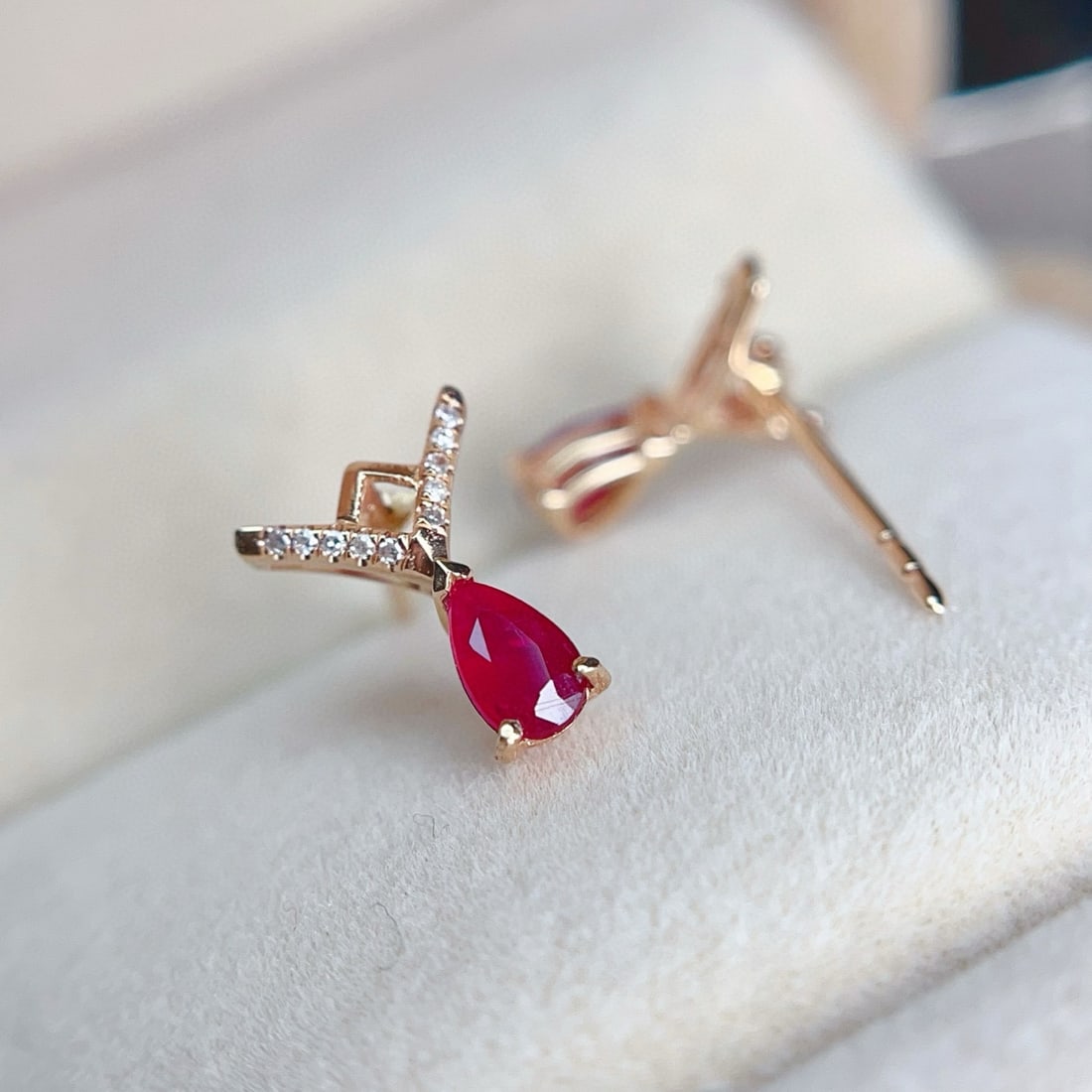 14k Gold 0.65 Ct Natural Ruby & Diamond Earrings - 5