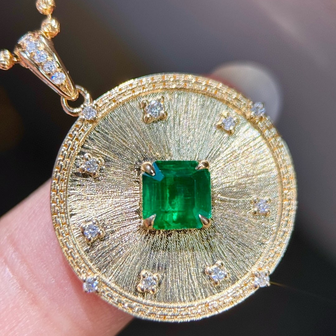 14k Gold 0.78 Ctw Vivid Green Natural Emerald & Diamond Pendant( Without Chain ) - 3