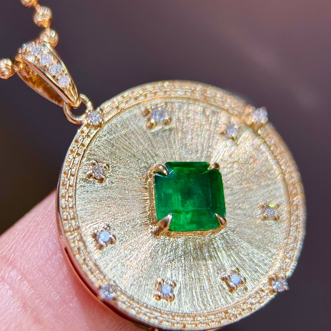 14k Gold 0.78 Ctw Vivid Green Natural Emerald & Diamond Pendant( Without Chain ) - 4