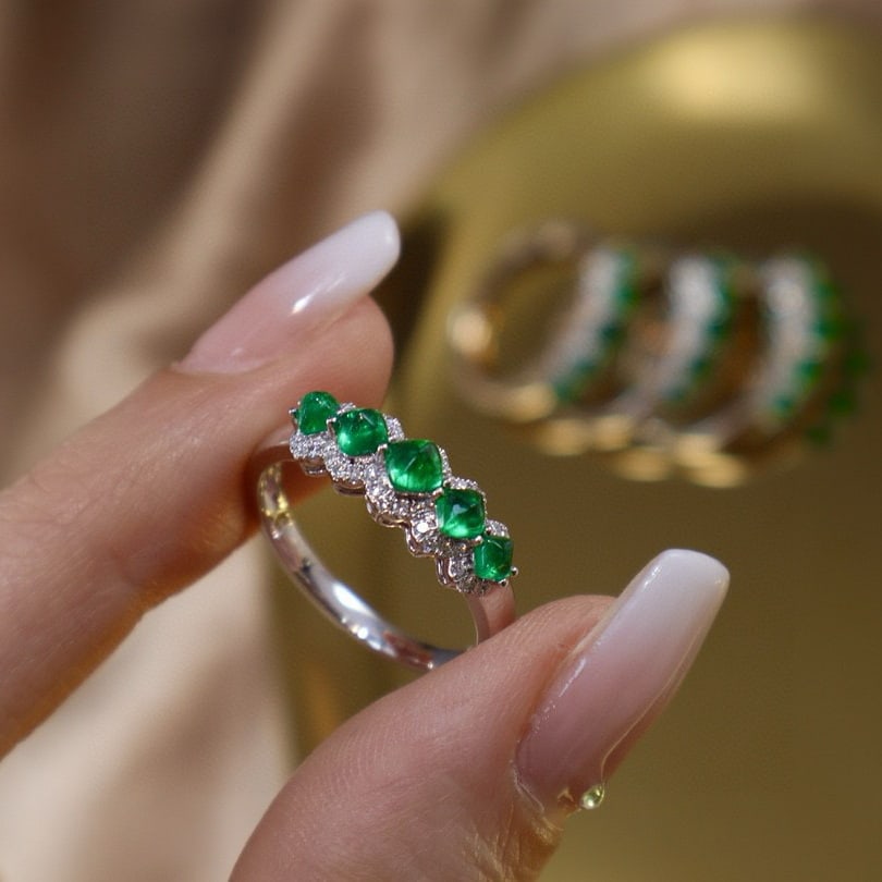 14k Gold 0.7 Ct Vivid Green Natural Emerald & Diamond Ring - 2