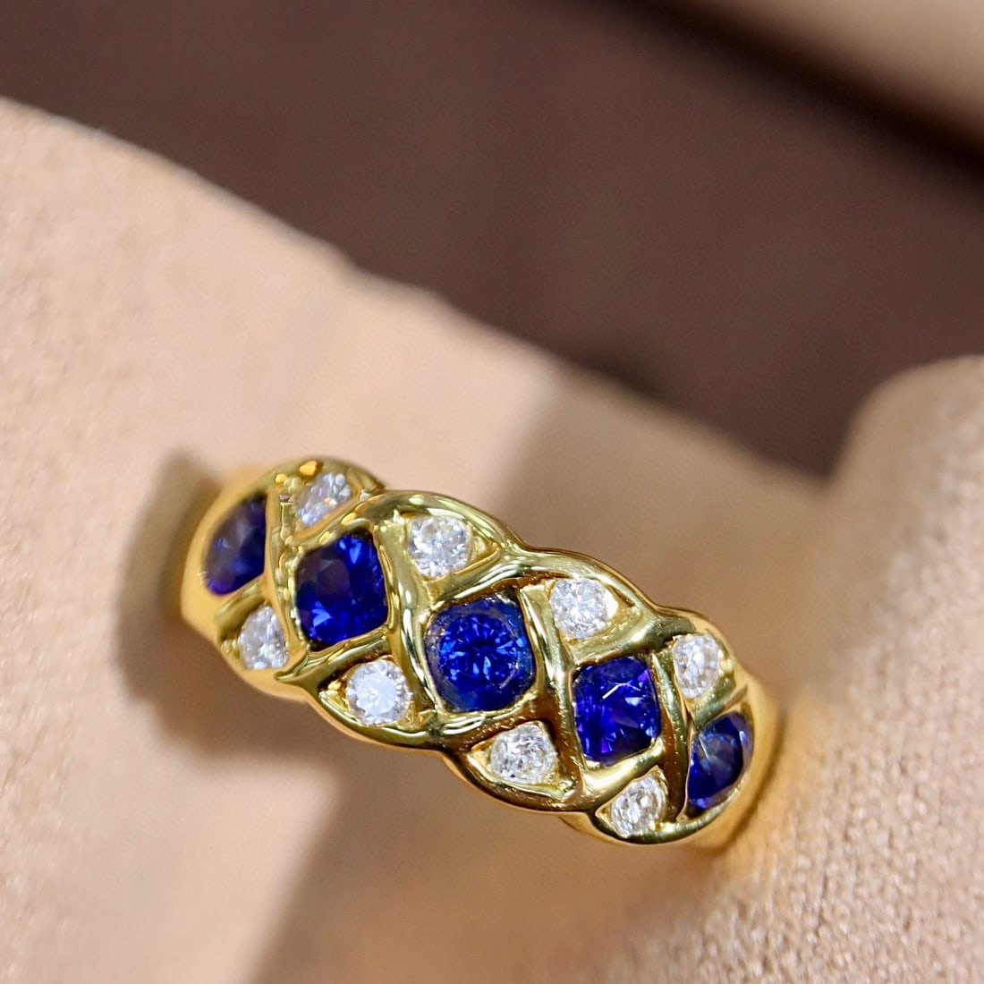 14k Gold 0.88 Ctw Vivid Blue Natural Sapphire & Diamond Ring (1 of 9)