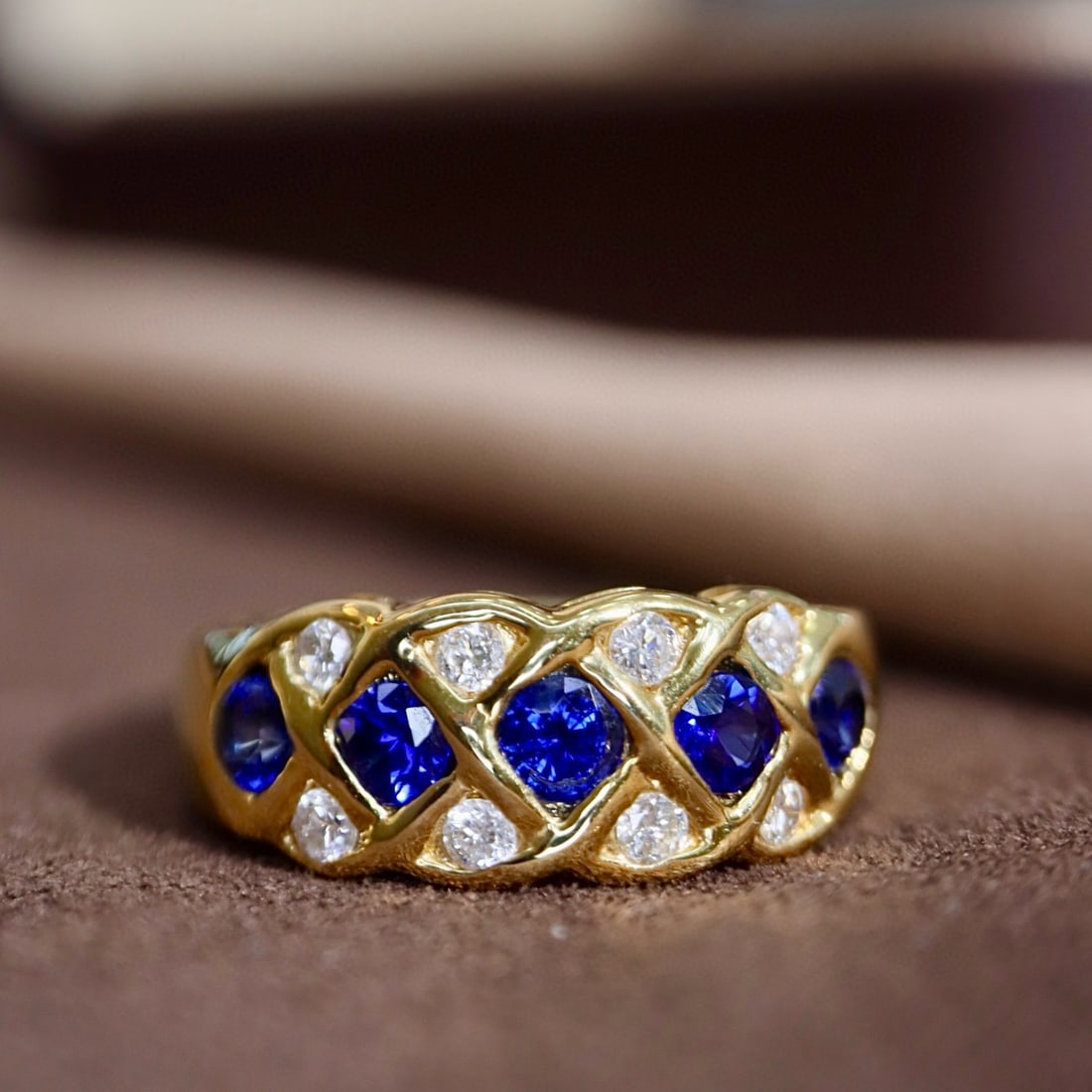 14k Gold 0.88 Ctw Vivid Blue Natural Sapphire & Diamond Ring - 5