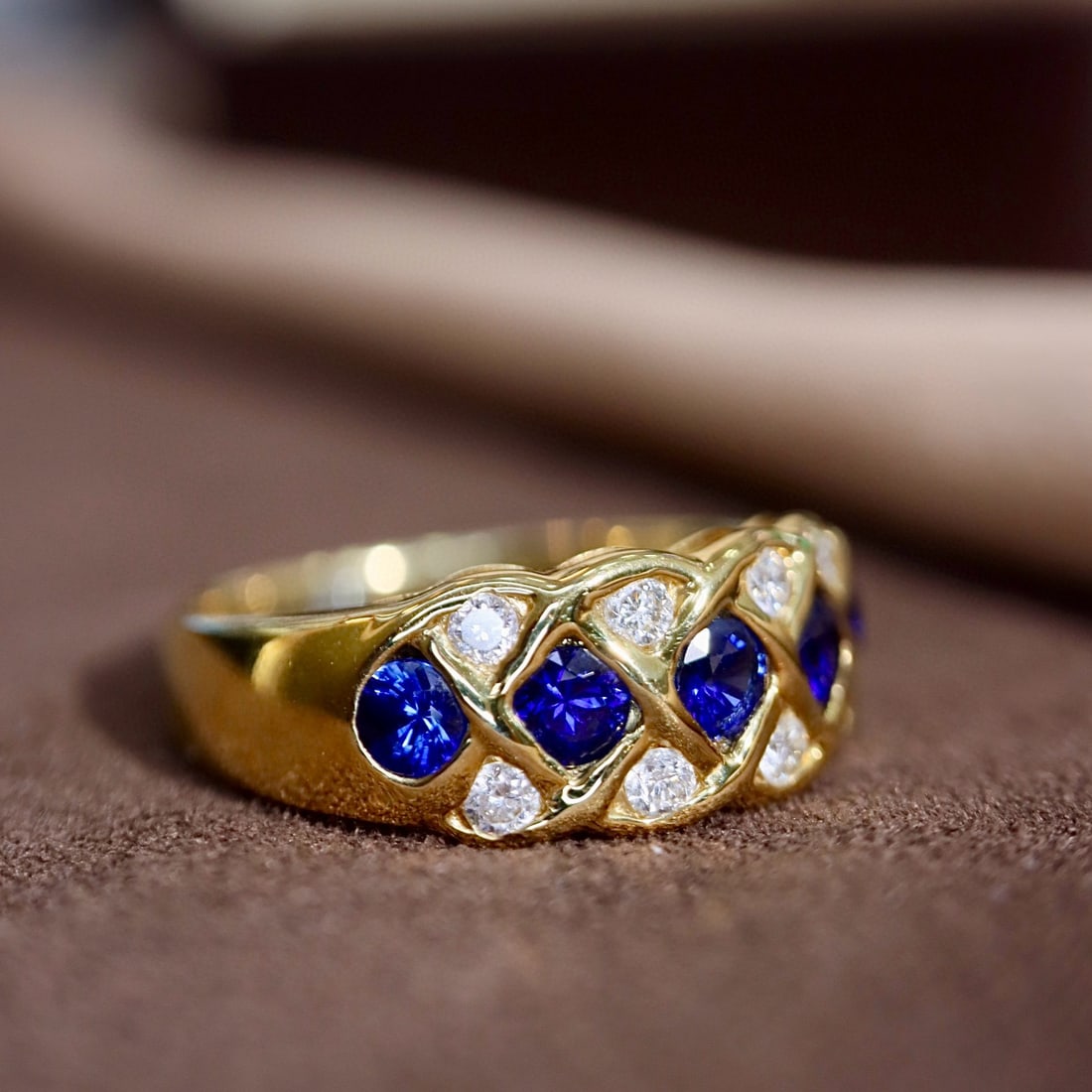 14k Gold 0.88 Ctw Vivid Blue Natural Sapphire & Diamond Ring - 6