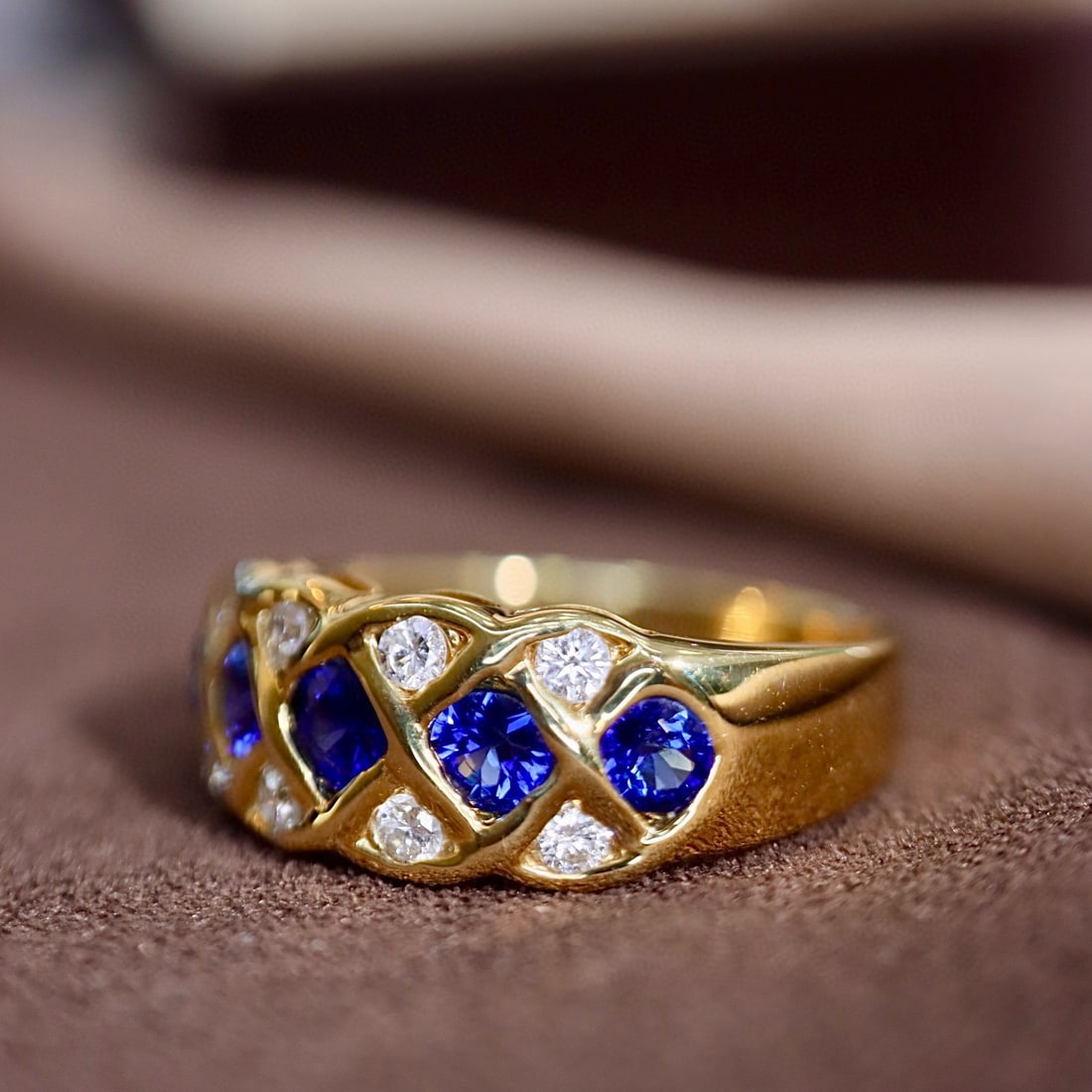 14k Gold 0.88 Ctw Vivid Blue Natural Sapphire & Diamond Ring - 7