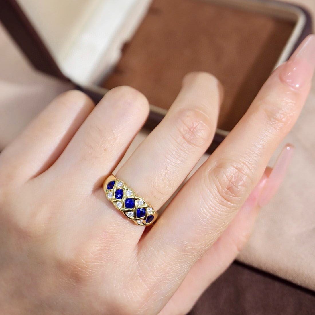 14k Gold 0.88 Ctw Vivid Blue Natural Sapphire & Diamond Ring - 8