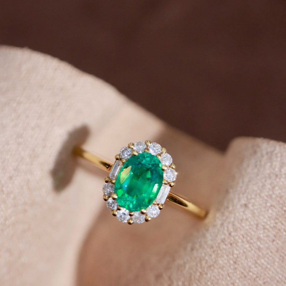 14k Gold 0.96 Ctw Natural Emerald & Diamond Ring (1 of 9)