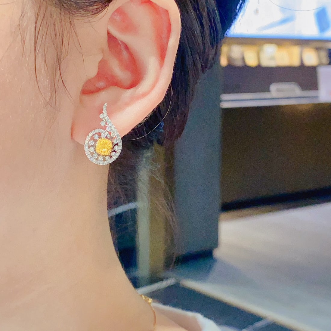 14k Gold 1.03 Ctw Natural Yellow Diamond & Diamond Earrings - 4