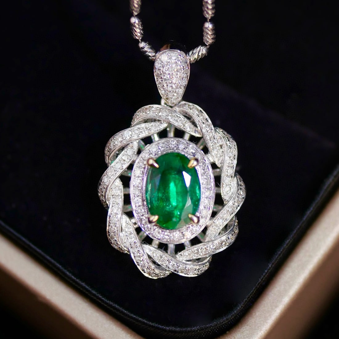 14k Gold 0.97 Ctw Vivid Green Natural Emerald & Diamond Pendant( Without Chain ) (1 of 5)
