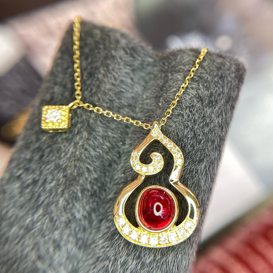 14k Gold 1.3 Ct Natural Spinel & Diamond Necklace - 6