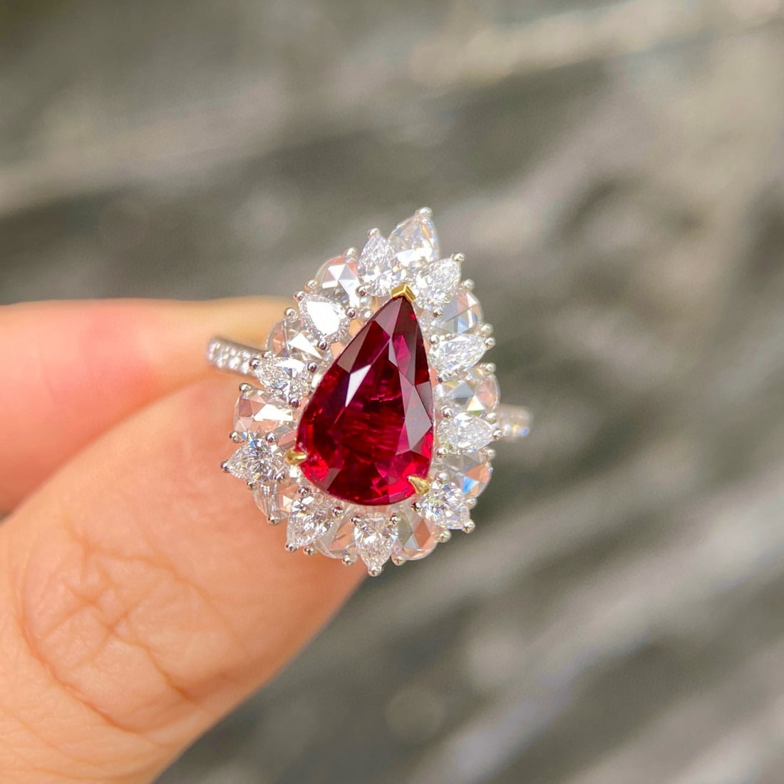 14k Gold 4.51 Ctw Natural Ruby & Diamond Ring - 2