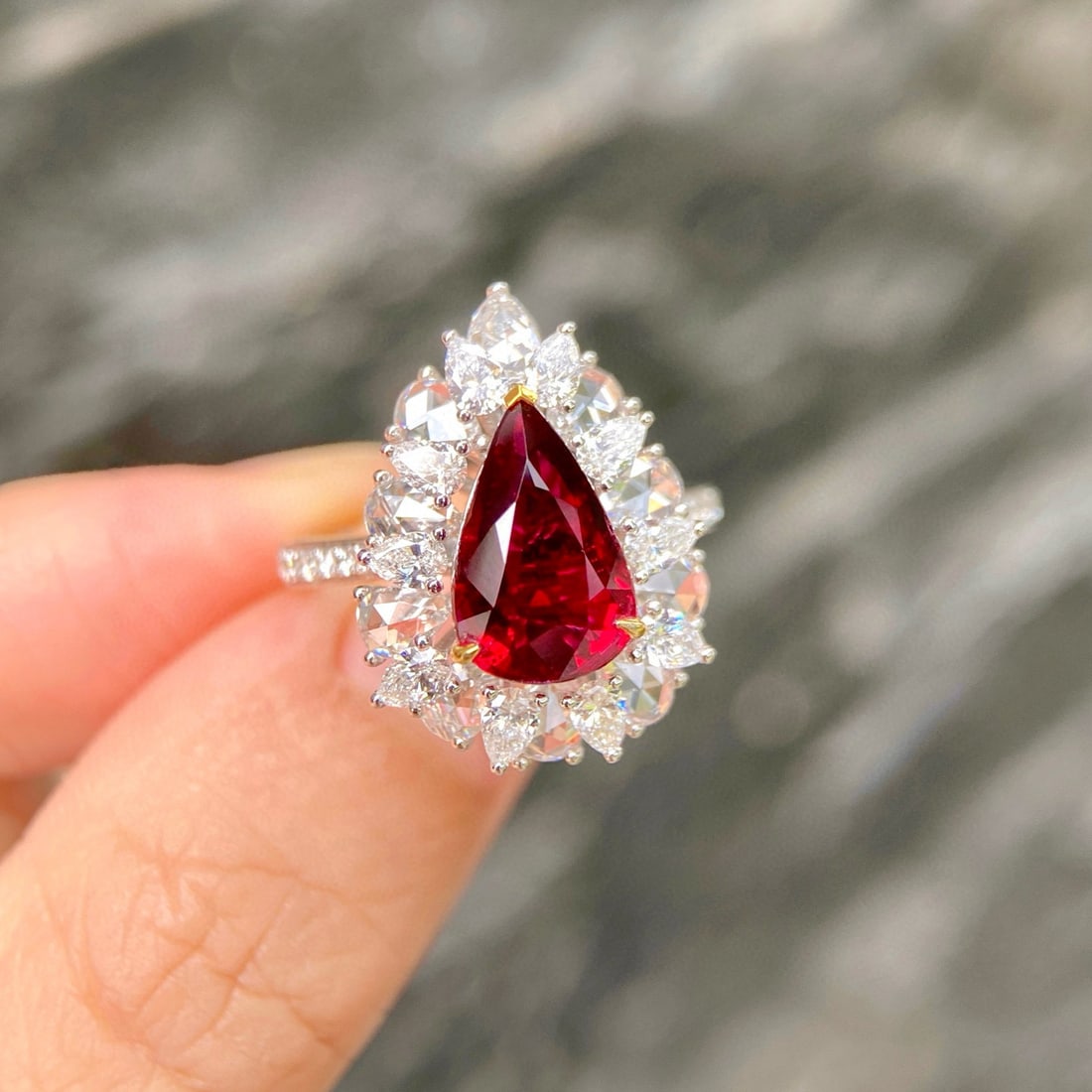14k Gold 4.51 Ctw Natural Ruby & Diamond Ring - 3
