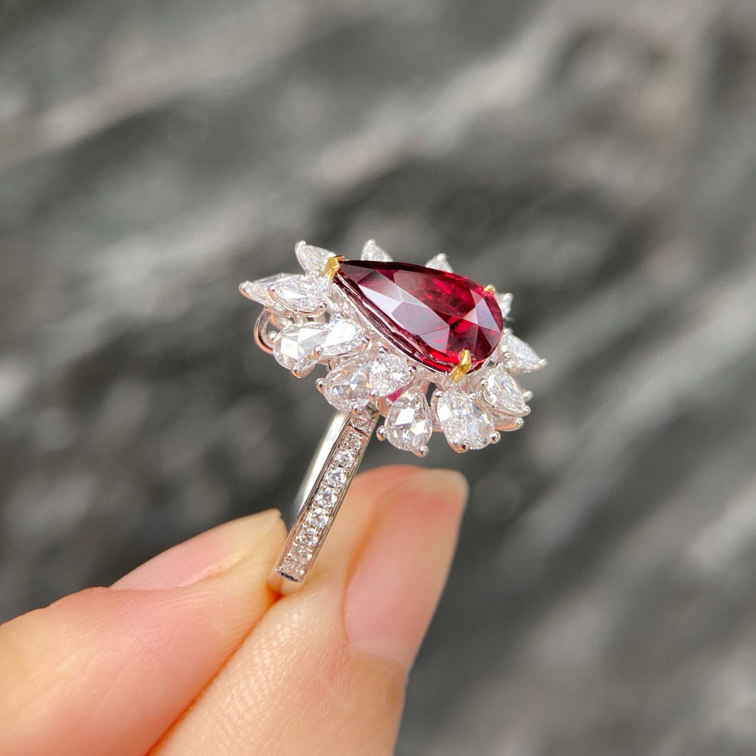 14k Gold 4.51 Ctw Natural Ruby & Diamond Ring - 4